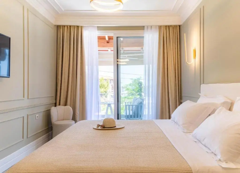 Ormos Luxury Suites Elia