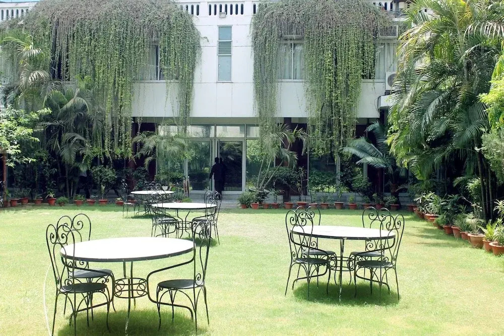 Hotel Deep Palace