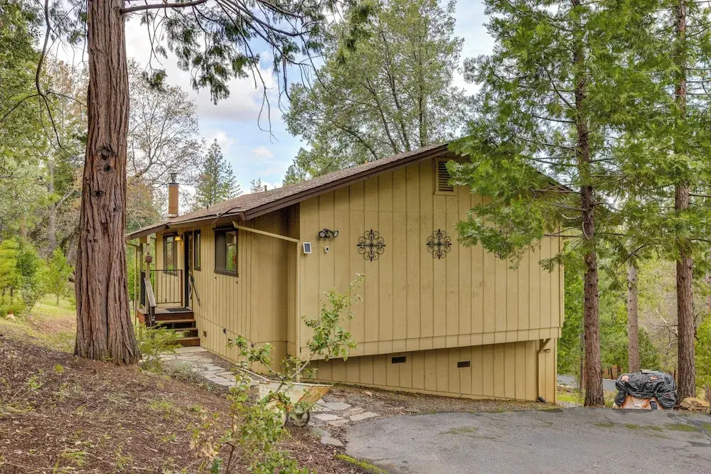 Serene Groveland Cabin Rental Near Yosemite