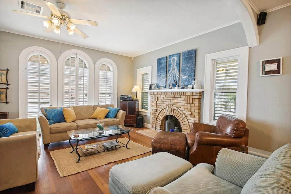 Endless Summer 3 Br home by RedAwning