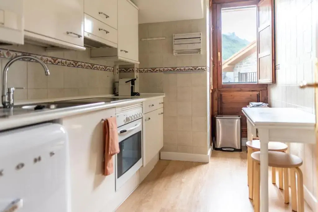 Acogedor Apartamento En Biescas Con Chimenea Y Garaje