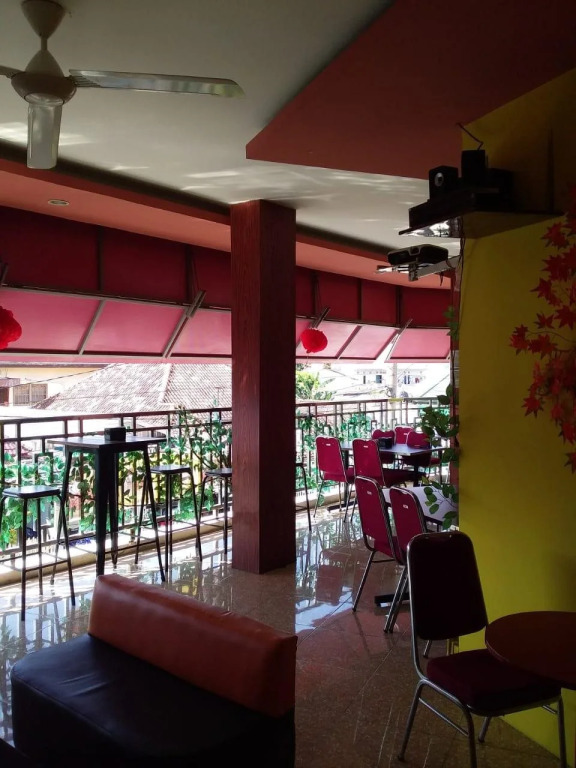 OYO 178 Denata B&B