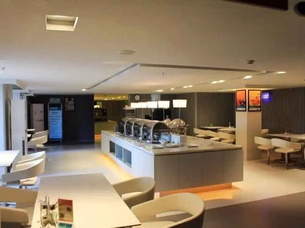 Jinjiang Inn Xiangzhou Inter-city Bus Station Hotel