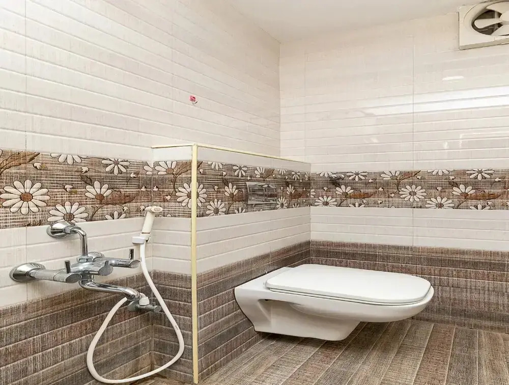 Golden Inn by OYO Rooms