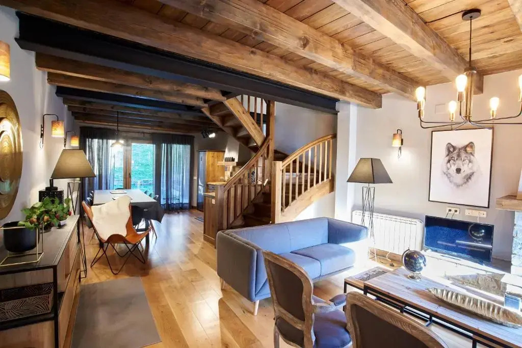 PRECIOSA CASA, NAUT ARAN, ALTO ARAN, GESSA, A 4 KM DE BAQUEIRA, 212 M2 wifi