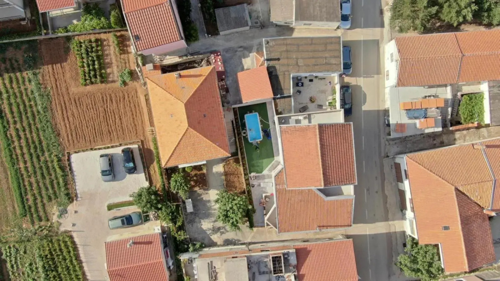 Modern holiday apartment "Libra" with swimming pool