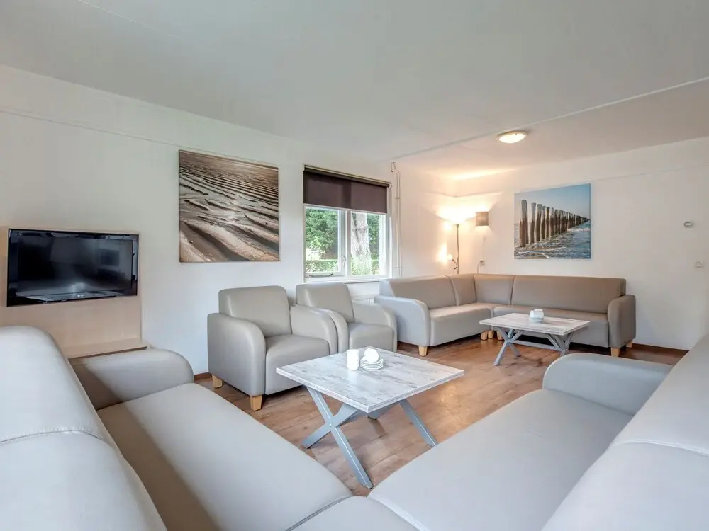 Tidy Bungalow With Microwave, 3 km. From Renesse and Beach