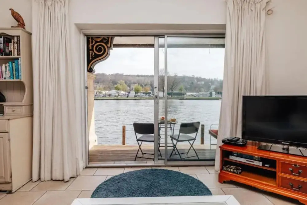 Water s Edge - From 300 Per Night