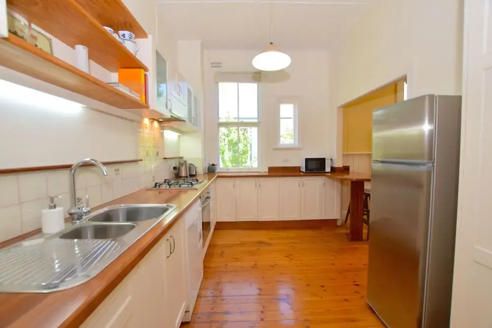 Mintie Cottage on Leura Mall