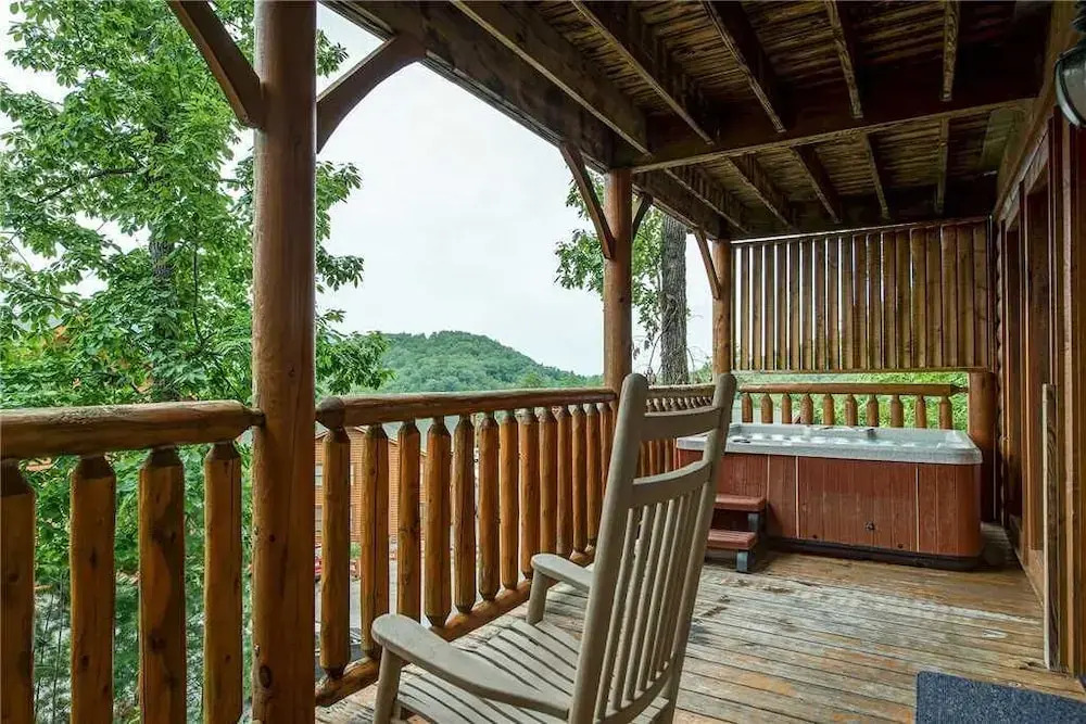 Mountain Seduction 2 Bedroom Mountain View Home with Hot Tub