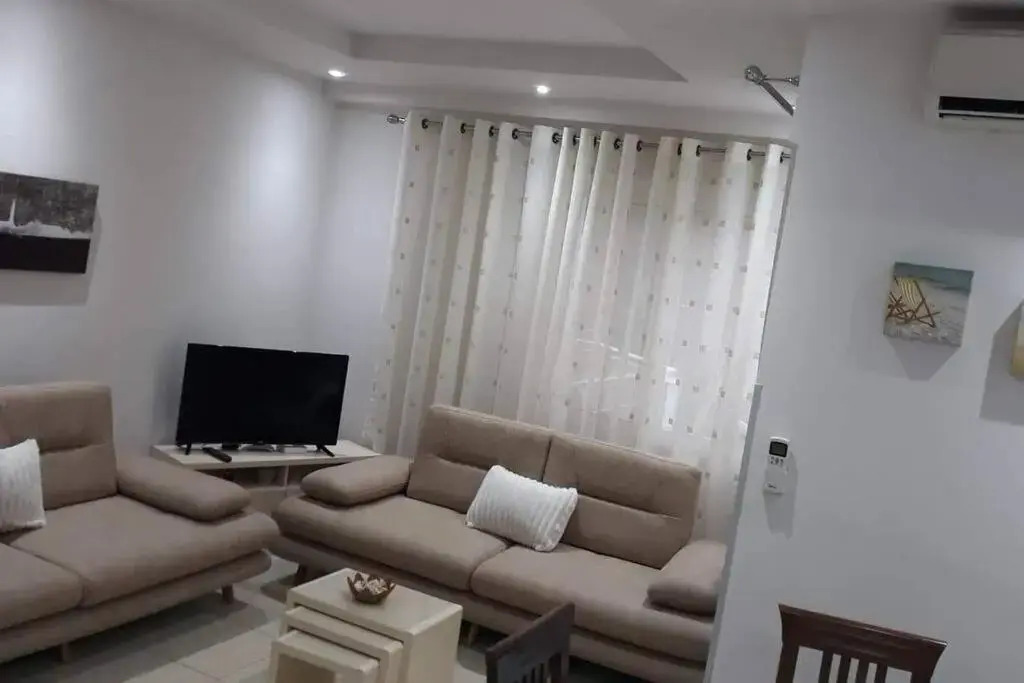 Kristal Street, 100 meters from the beach