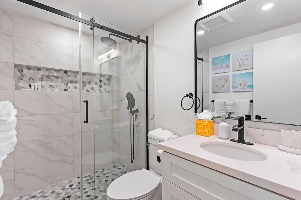 Summer Sale! Deluxe Modern Renovation, Split-ac, Kamaole Sands 4-411, Book Now!