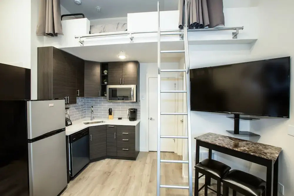 Modern Seattle Condo Sleeps 4