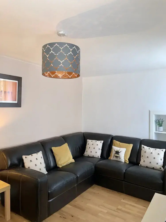 Charming 5-bed Apartment in Edinburgh
