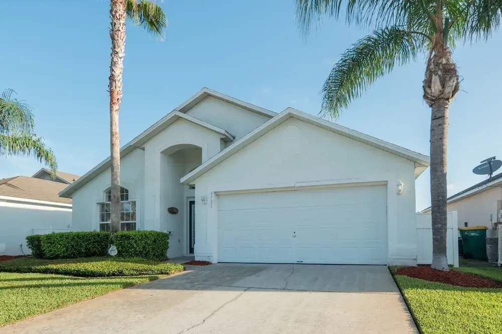 LKB4705AW Lake Berkley - Four Bedroom Home