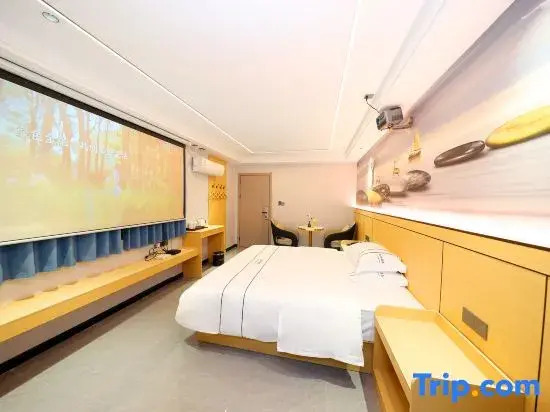 Left Bank Light Luxury Apartment (Zhanjiang Potou Nanyou)