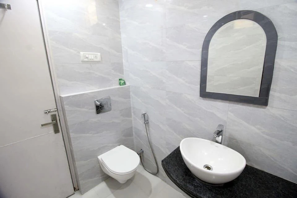 Hotel Royal Gold Palace Near Ganga Ram and BLK Hospital