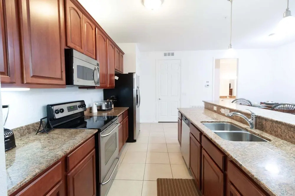 Condo 5min-universal Spacious Condo Vc101