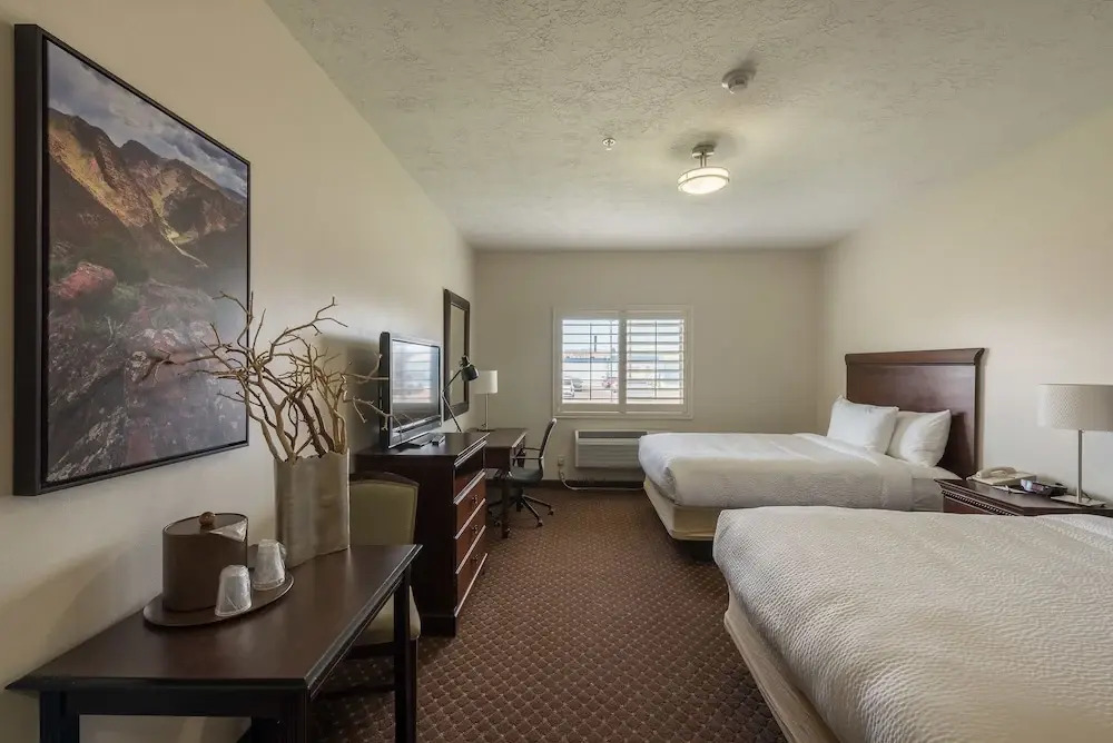 Landmark Inn and Suites