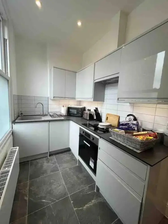 Stunning 4-bed Apartment in Cambridge