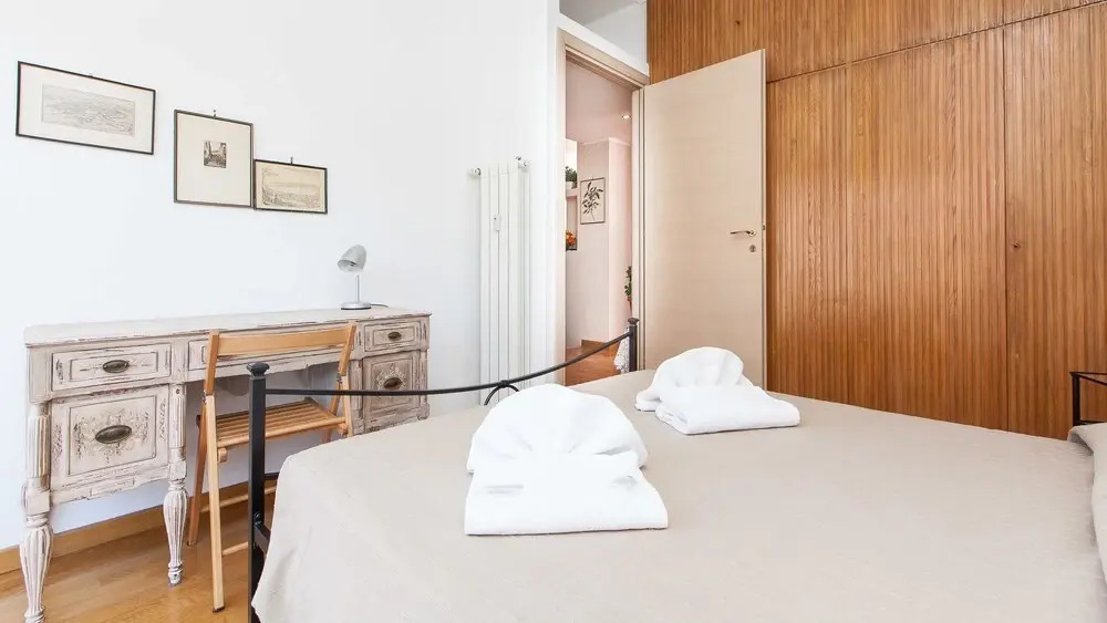Guinizzelli Apartment