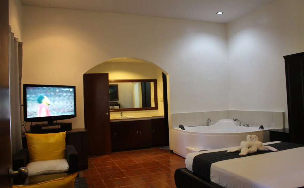 Patio Inn Hotel & Apartments