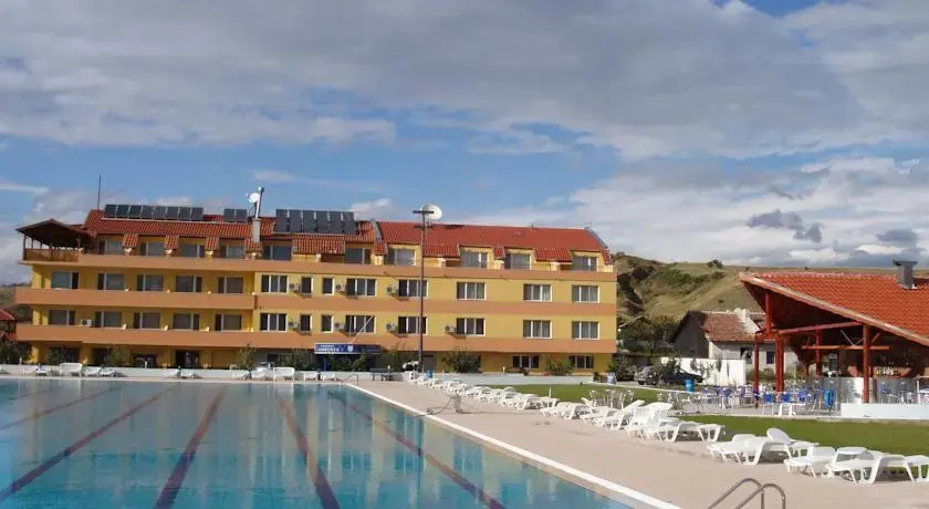 Komitite Complex