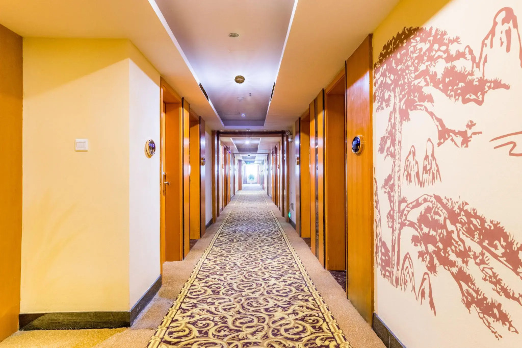 Airport First Class Hotel