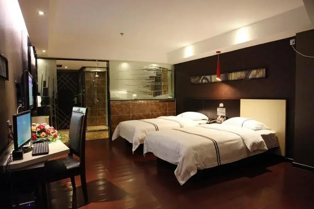 Jixiang Holiday Hotel (Nanning No. 33 Middle School Metro Station)(锦文大酒店(三十三中地铁站店))