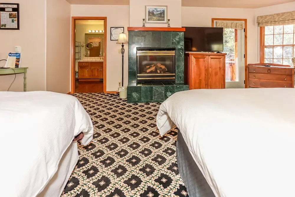 Alpenhorn Lodge-1903 by Big Bear Vacations