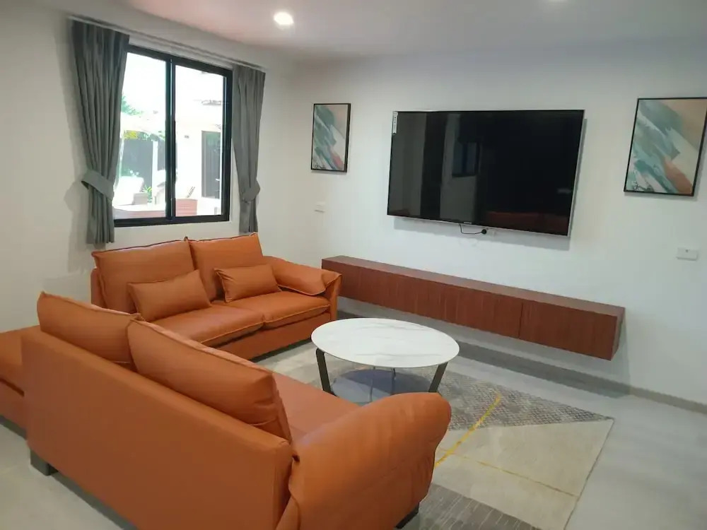 Hibiscus Suites And Residences