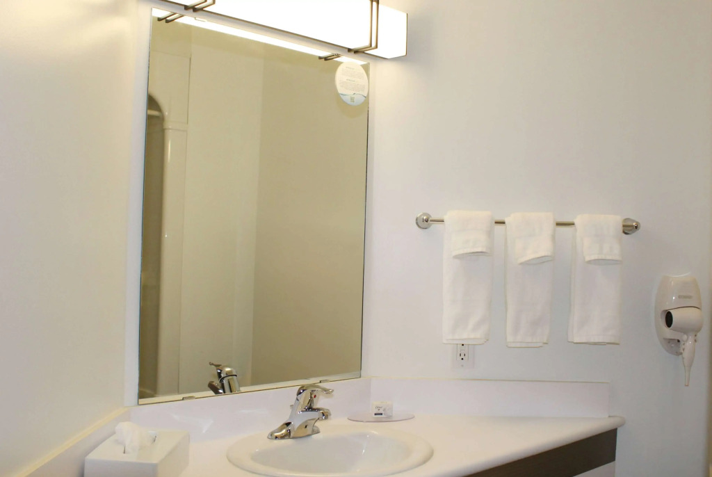 Days Inn by Wyndham Stony Plain