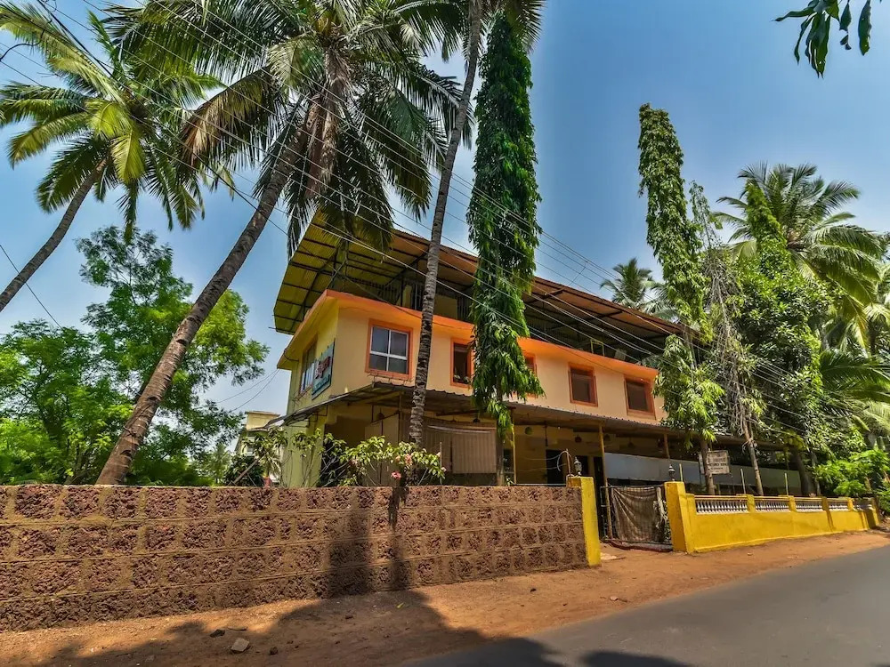 OYO 6132 De Aalayam