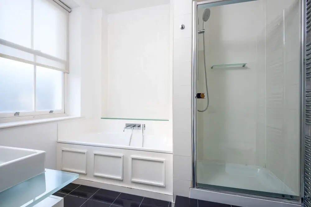Bright Mayfair Suites by Sonder