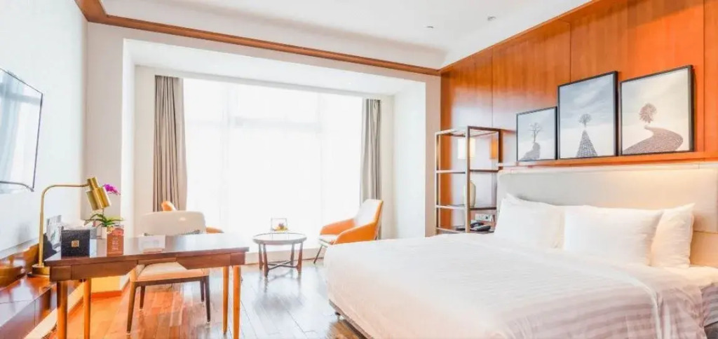 Maison New Century Hotel