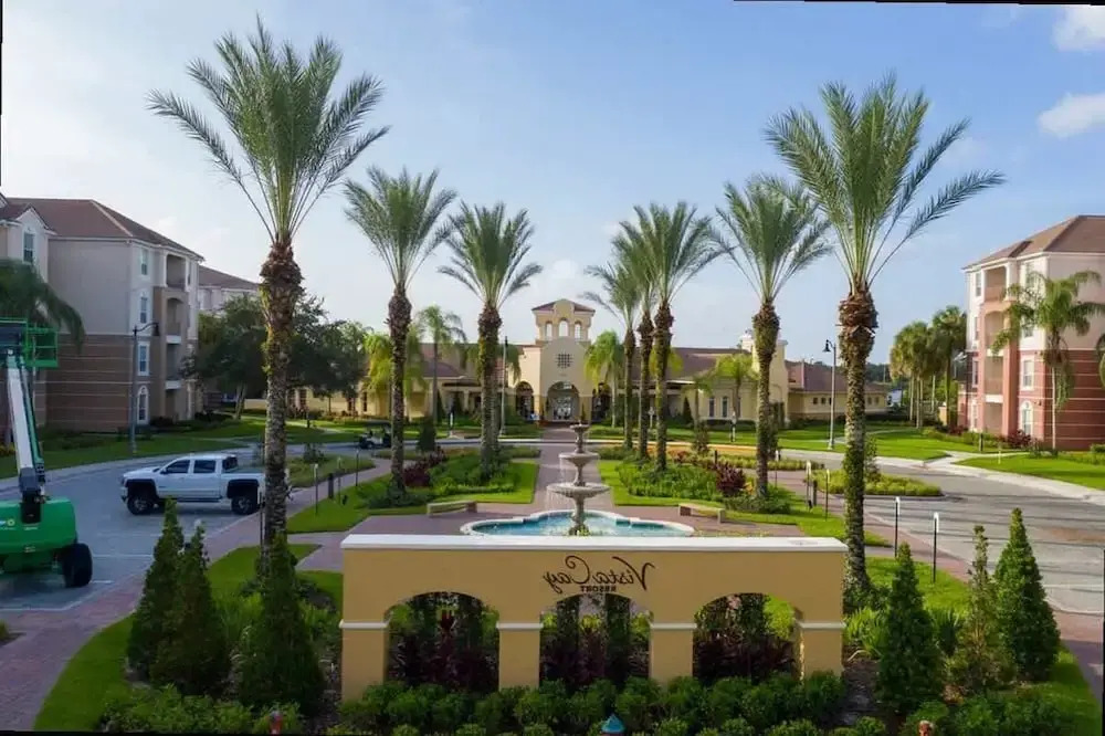 Spacious 2Bd Condo - Pool Hot Tub - Near I-drive