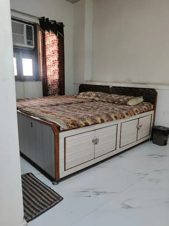 Shree Krishna gest house
