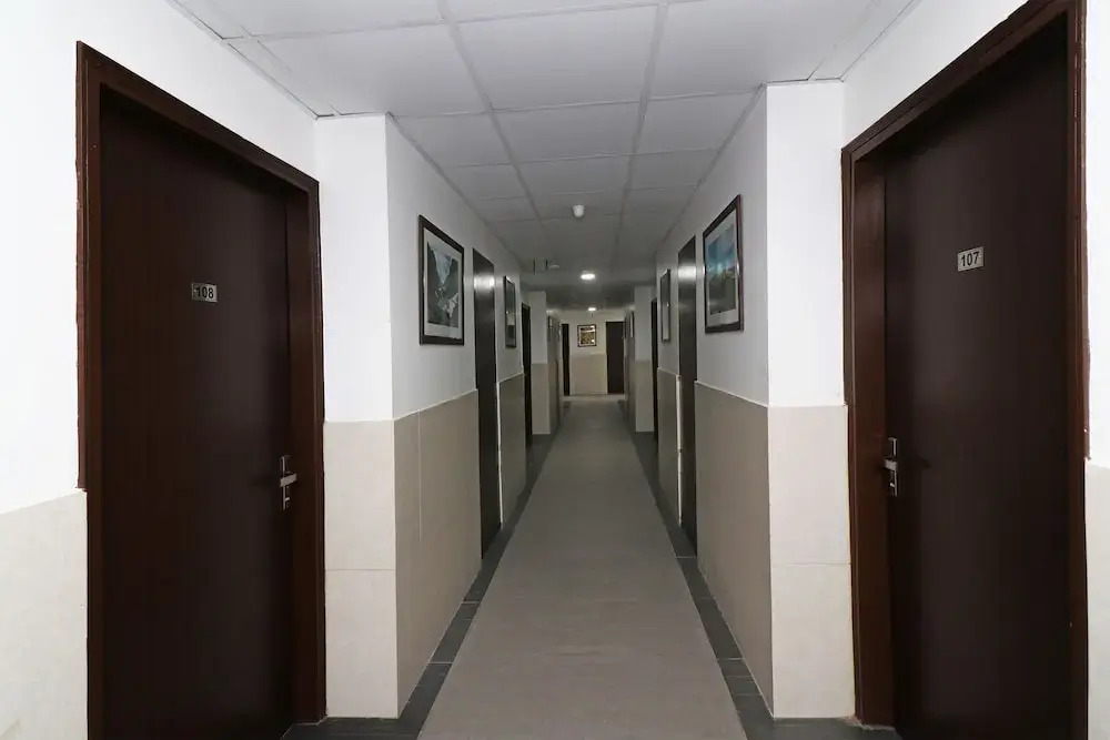 Capital O 18443 Hotel Nano