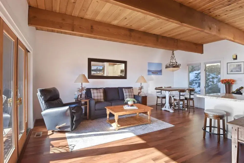 Lakeshore Terrace Delight