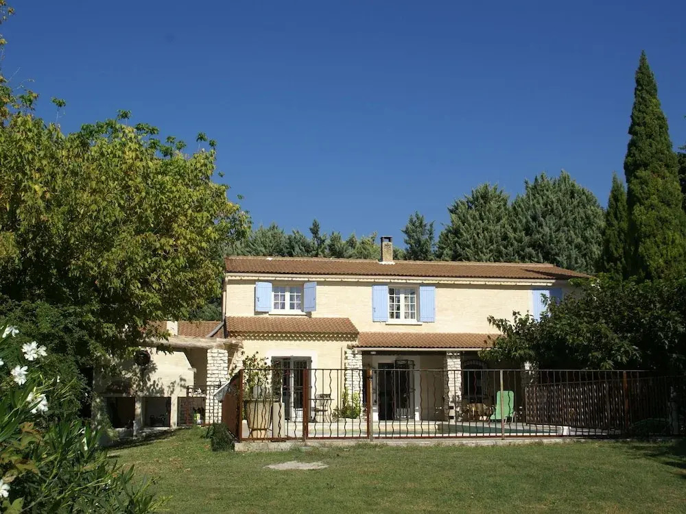 Holiday Home in Le Thor With Private Pool