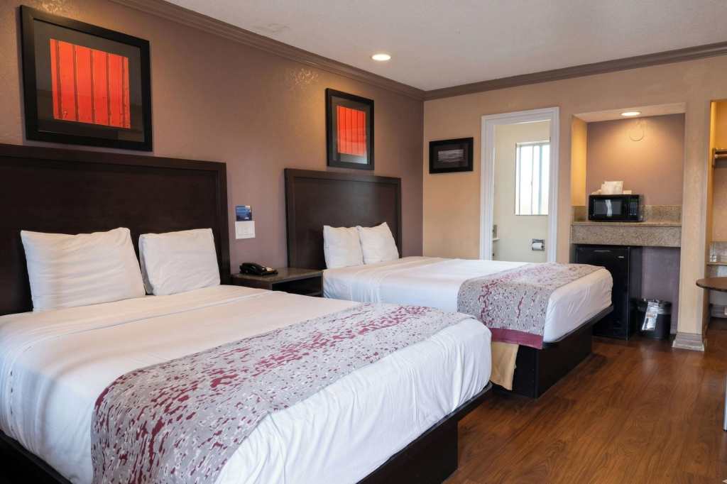Om Park Inn and Suites El Cajon near San Diego