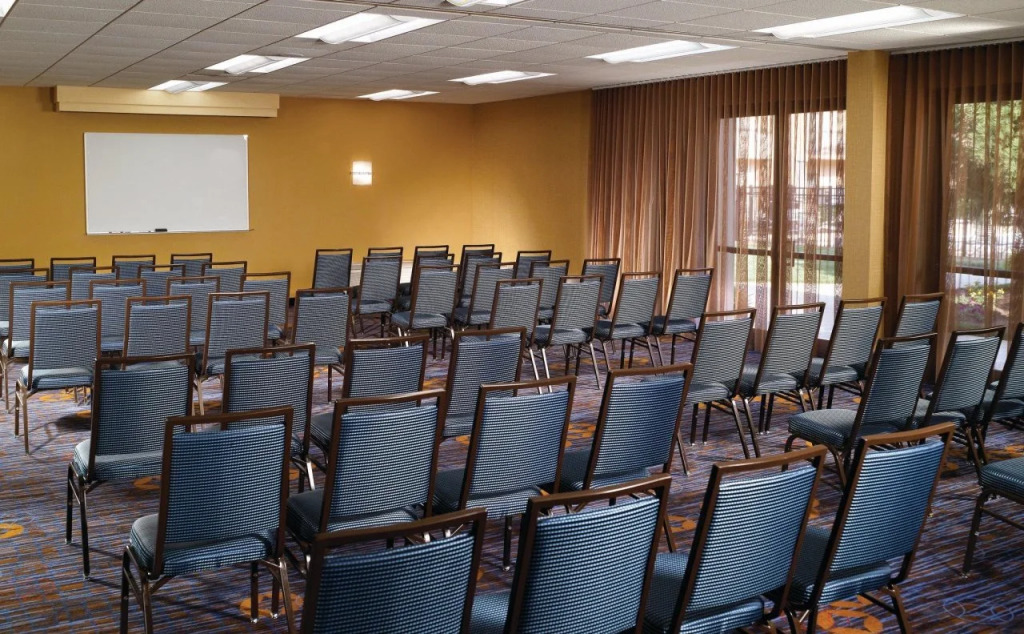 Courtyard by Marriott Atlanta Executive Park/Emory