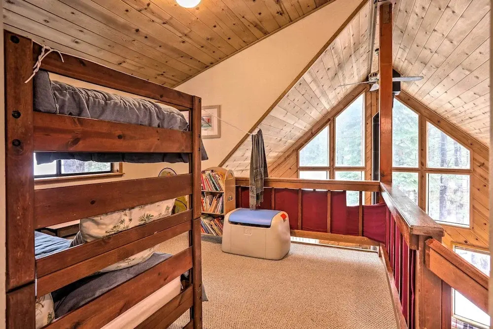 Truckee Winter Escape 6 Mi to Ski Slopes!