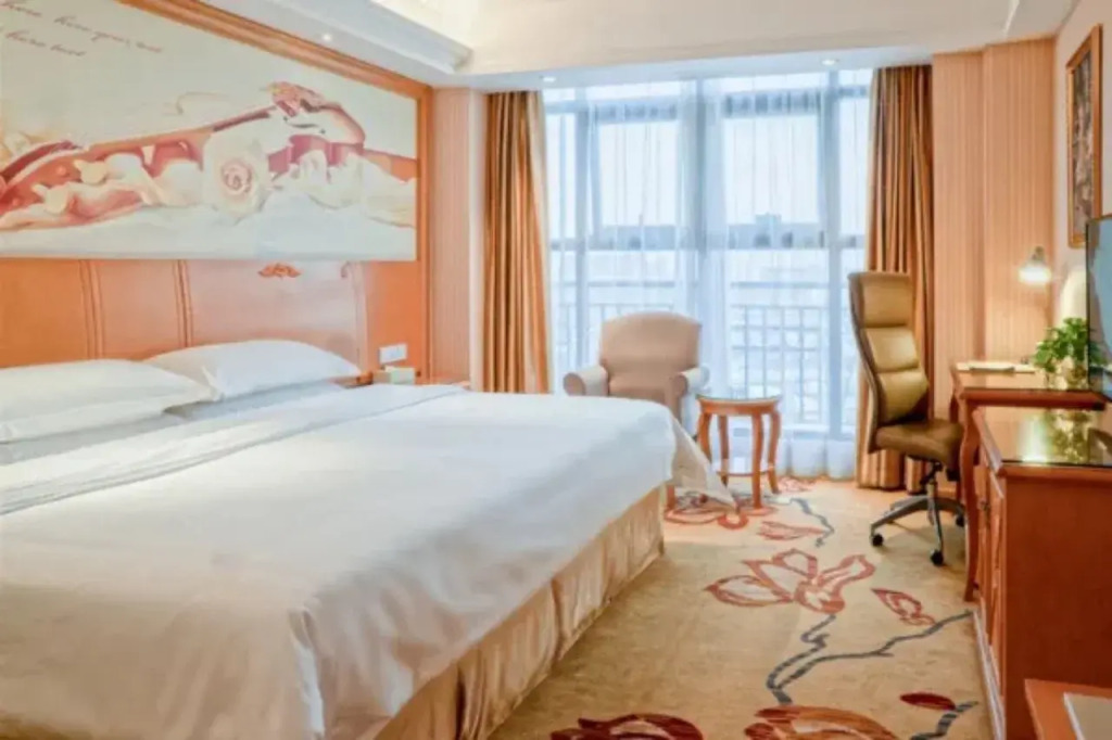 Vienna Hotel (Kunshan Phoenix City)