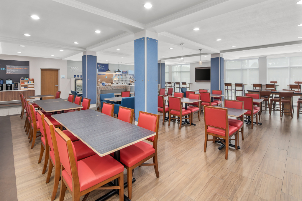 Holiday Inn Express Hotel & Suites Palm Bay by IHG