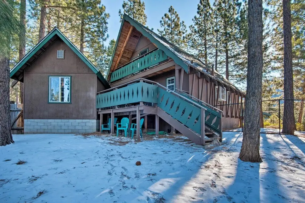 South Lake Tahoe Home w/ Deck & Mountain View!
