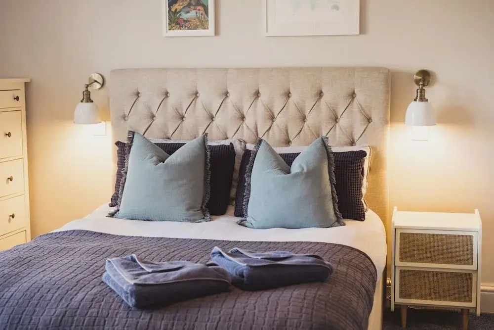 Luxury House Sleeps 14 With Secret Bar Near Bath