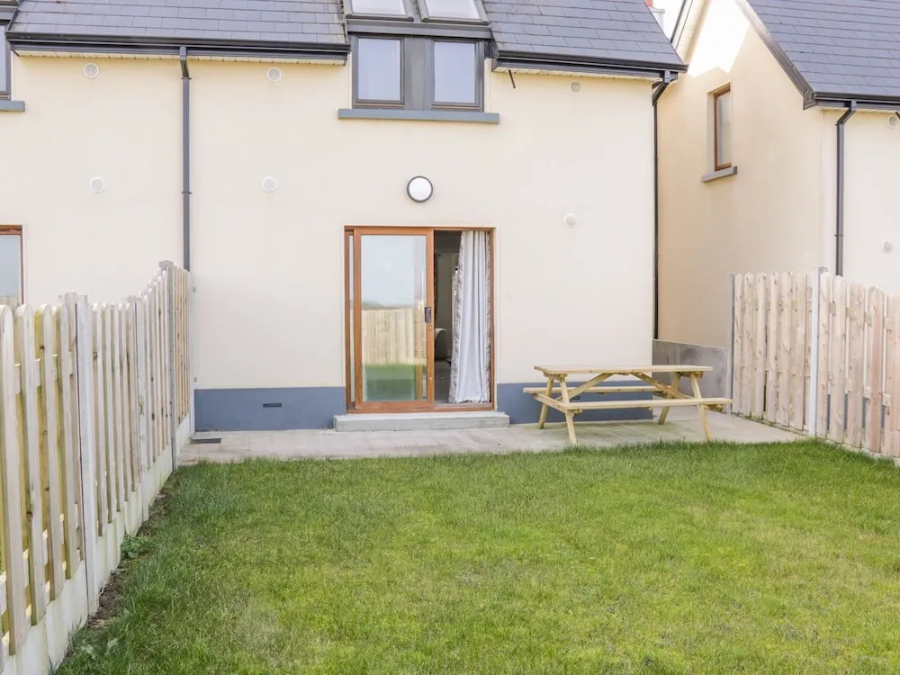 C64 Cahermore Holiday Village