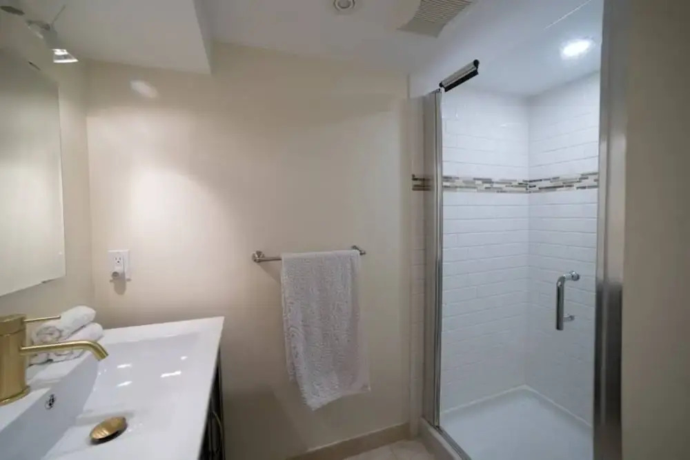Designer Luxury 5 Bedroom Family Home