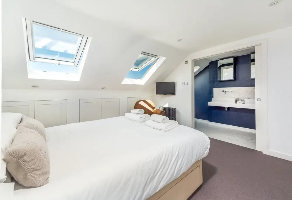 Blissful Battersea Home by Clapham Common
